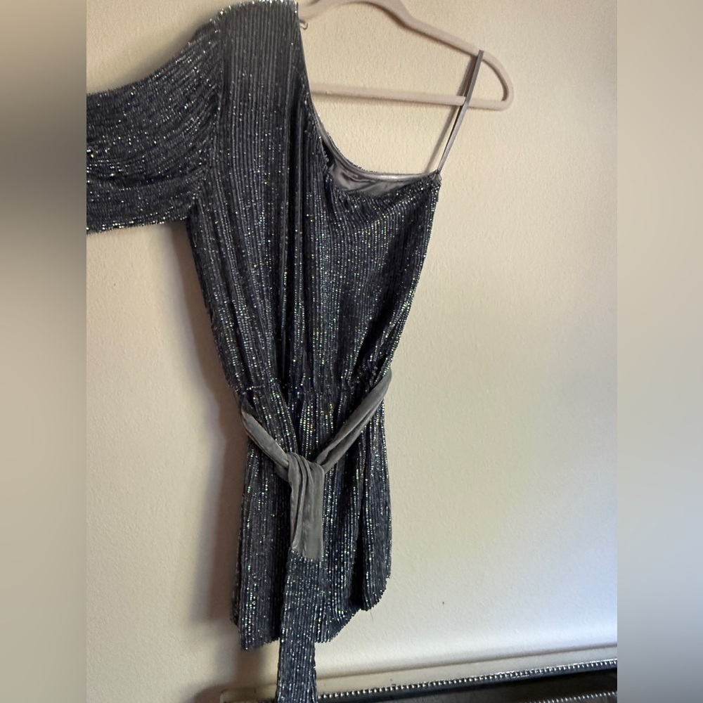 RETROFÊTE Bridgette one-shoulder velvet-trimmed sequined chiffon mini dress SZ S - Picture 3 of 6